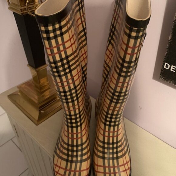 Women's Rain Boots/Wedge! - Picture 4 of 5